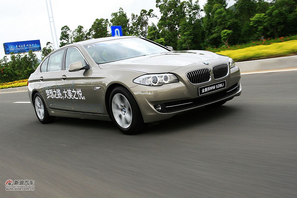 2011款宝马528Li豪华型外观图片