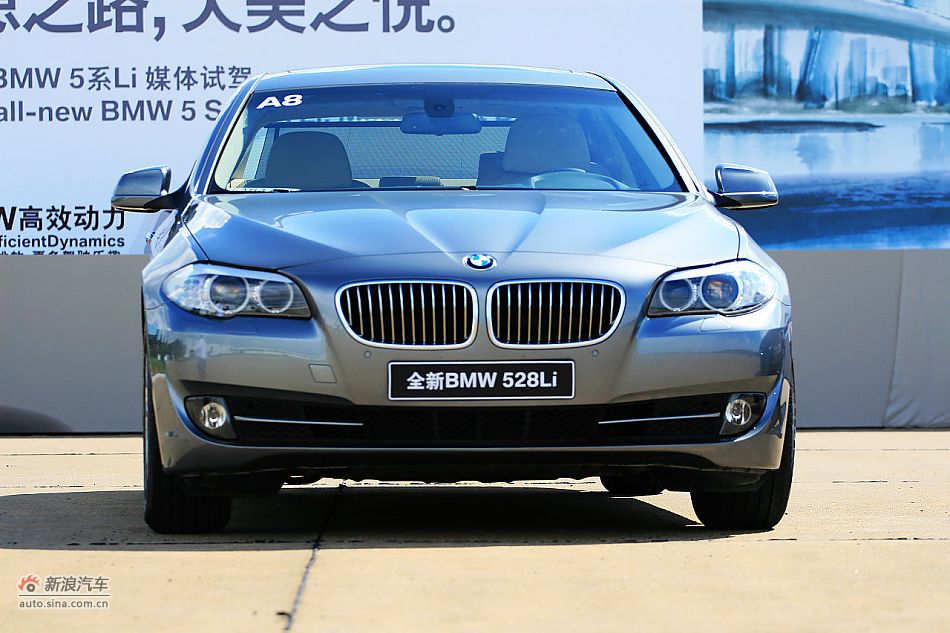 2011款宝马528Li豪华型外观图片