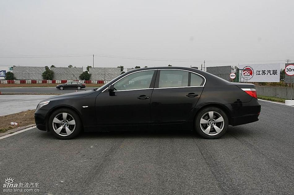 宝马新530Li外观