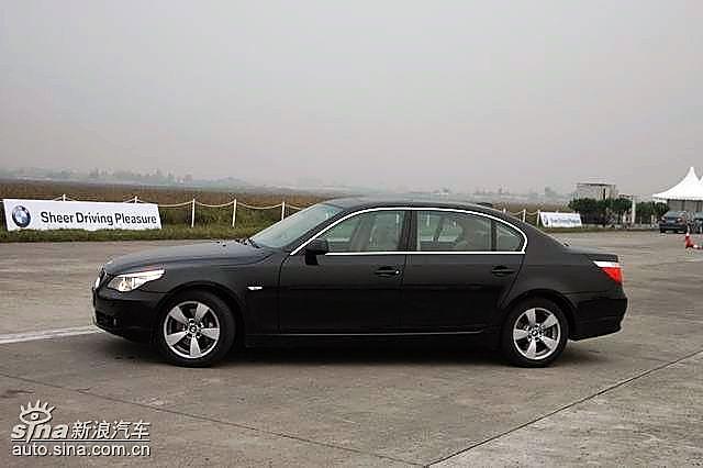 宝马新530Li外观