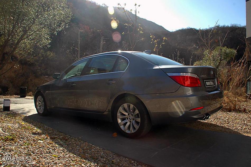 宝马新530Li外观