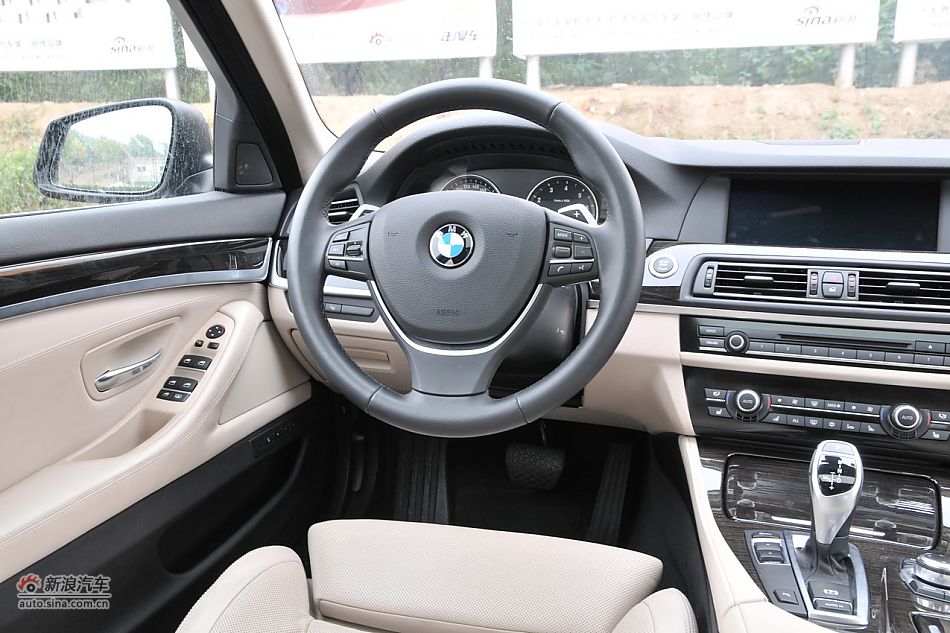 2011款535Li内饰实拍