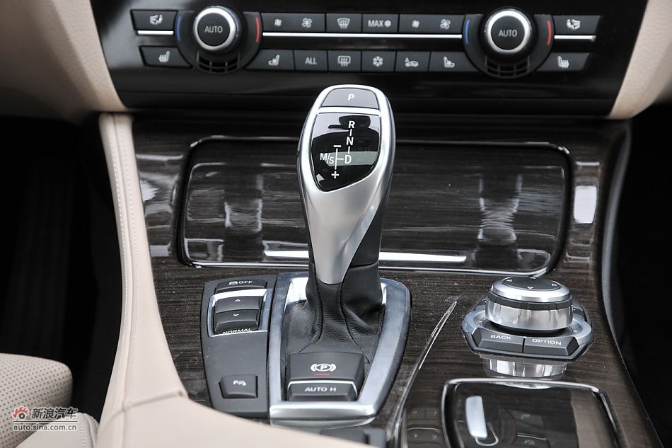 2011款535Li内饰实拍