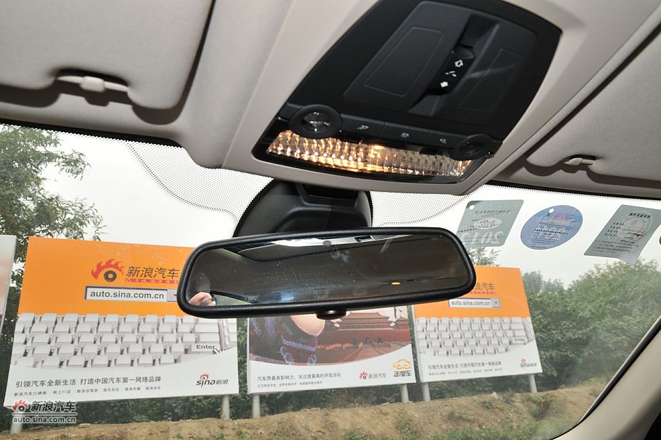 2011款535Li内饰实拍