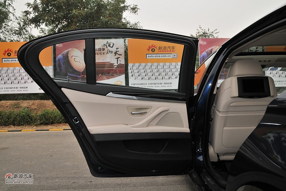 2011款535Li内饰实拍