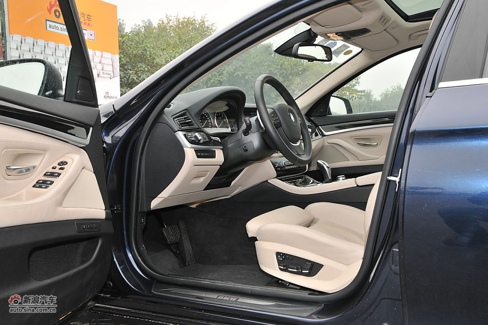 2011款535Li内饰实拍