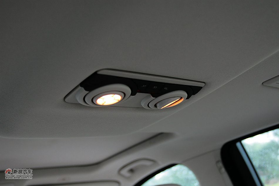 2011款宝马528Li豪华型内饰图片