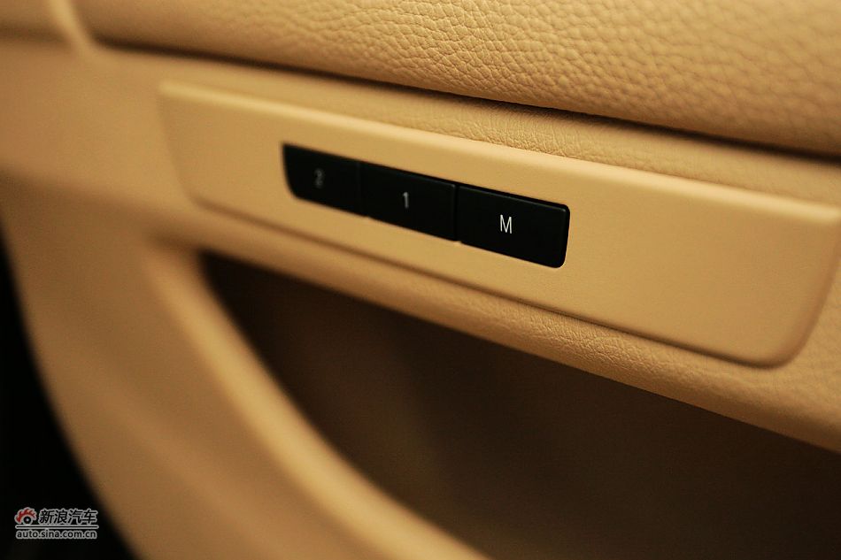 2011款宝马528Li豪华型内饰图片
