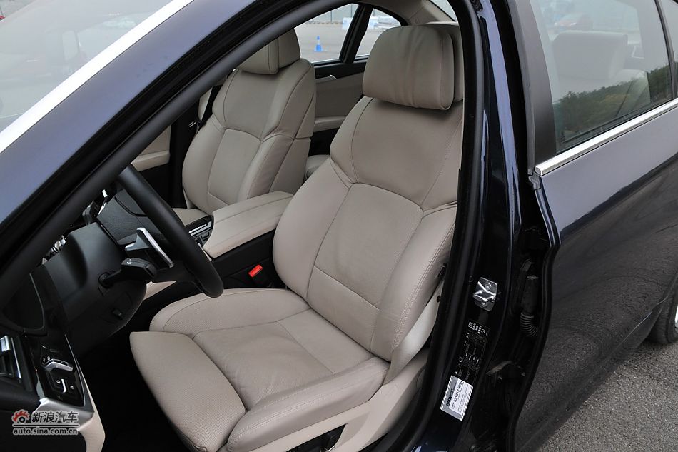 2011款535Li内饰实拍