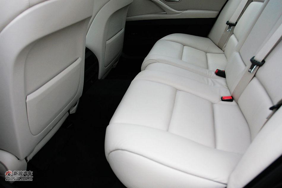 2011款宝马523Li豪华型内饰图片