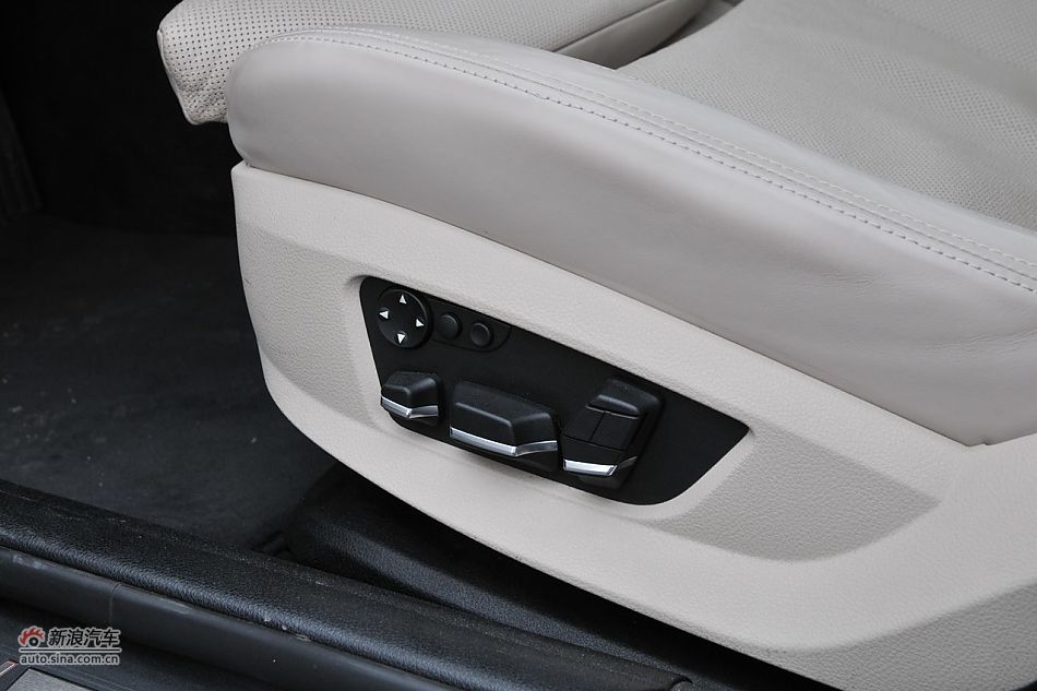 2011款535Li内饰实拍