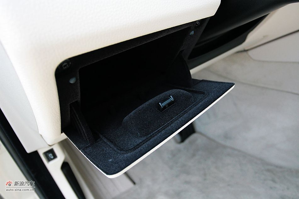 2011款宝马523Li豪华型内饰图片