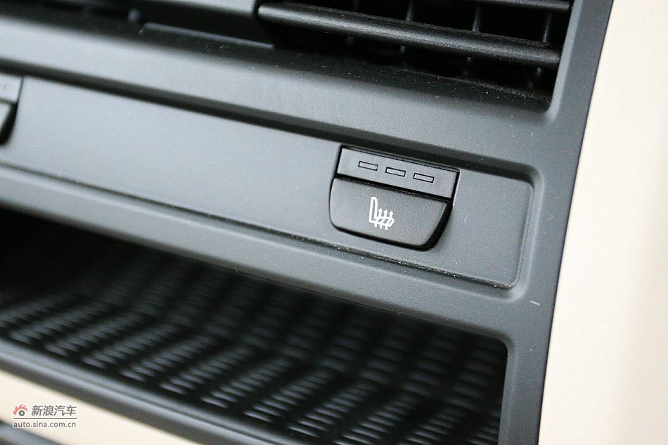 2011款宝马528Li豪华型内饰图片