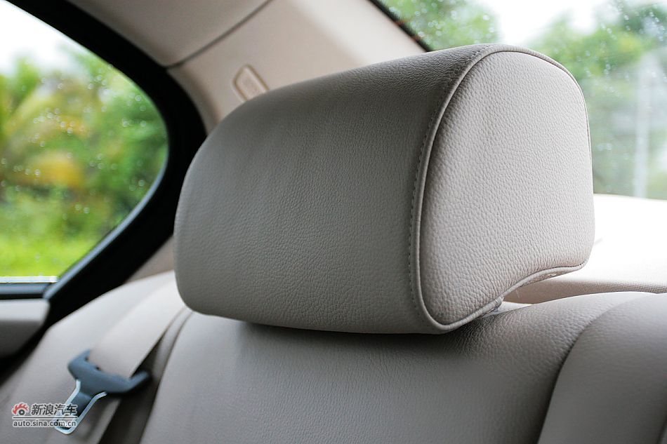 2011款宝马528Li豪华型内饰图片