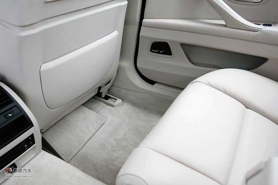2011款宝马528Li豪华型内饰图片