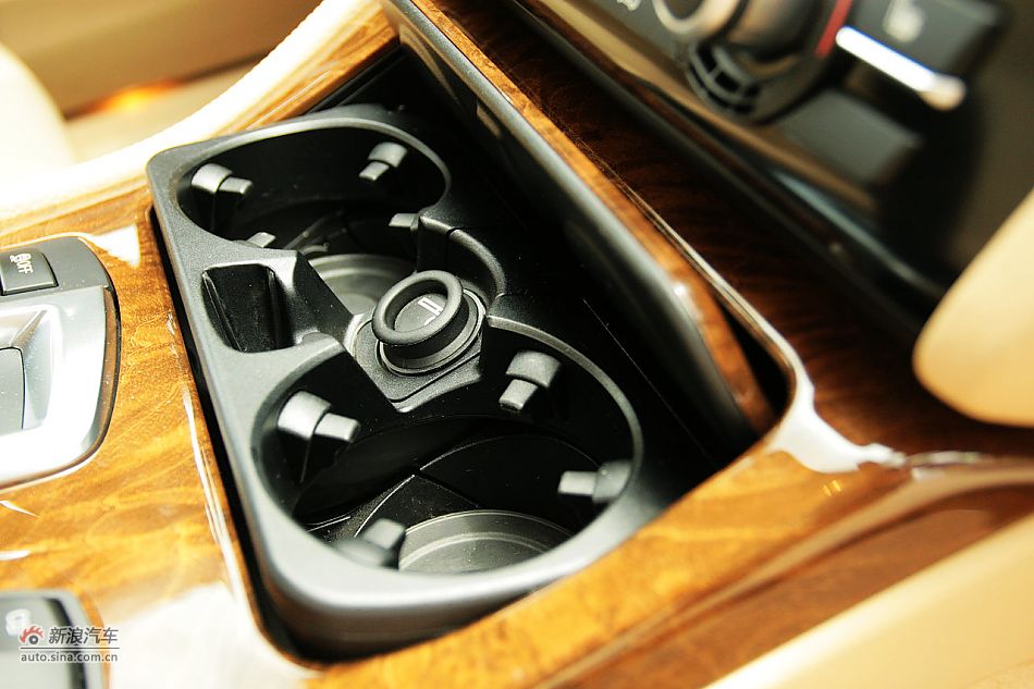 2011款宝马528Li豪华型内饰图片