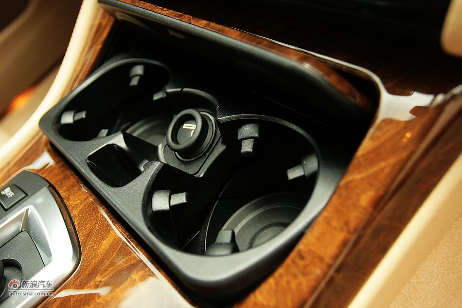 2011款宝马528Li豪华型内饰图片