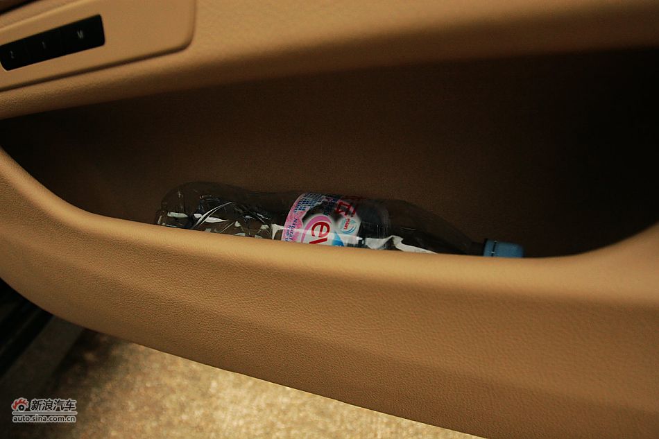 2011款宝马528Li豪华型内饰图片