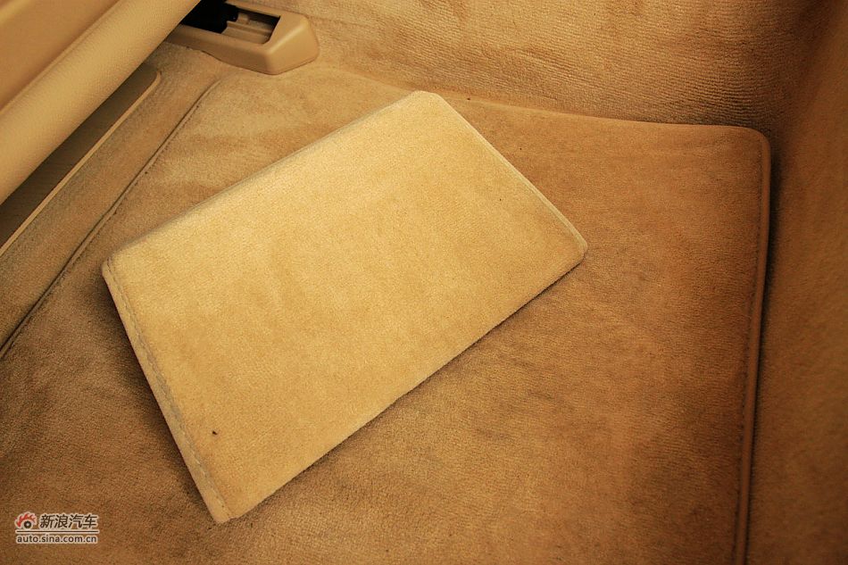2011款宝马528Li豪华型内饰图片