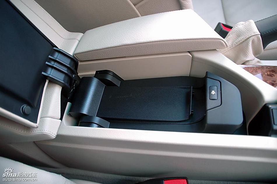 宝马新530Li内饰