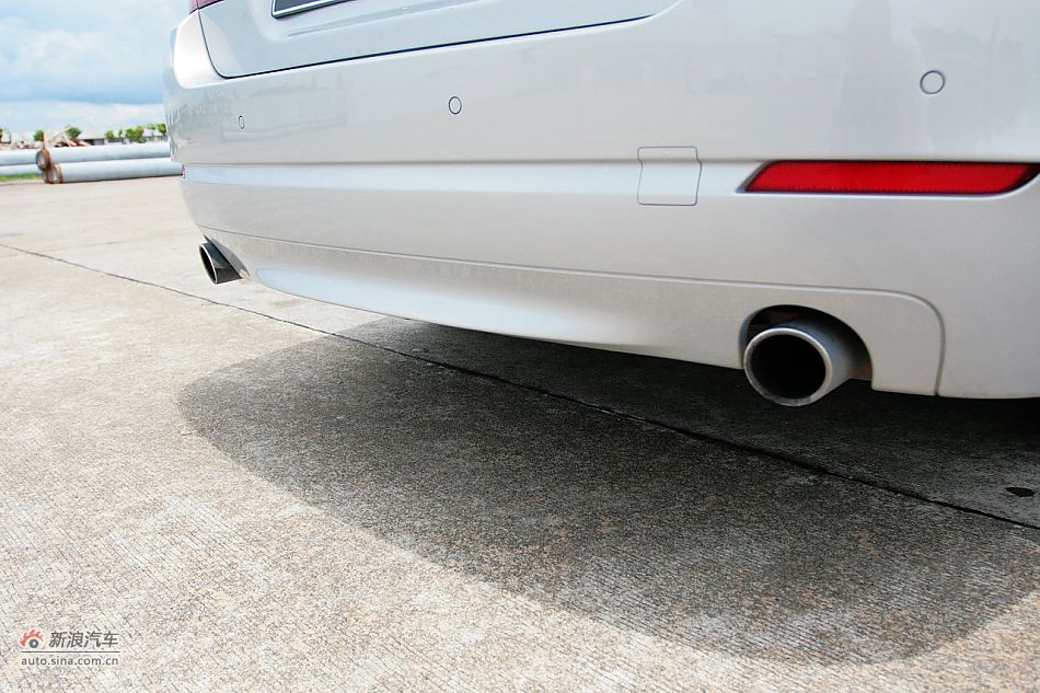2011款宝马535Li行政型外观图片