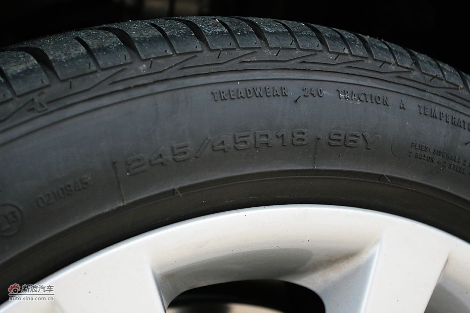 2011款宝马535Li行政型外观图片