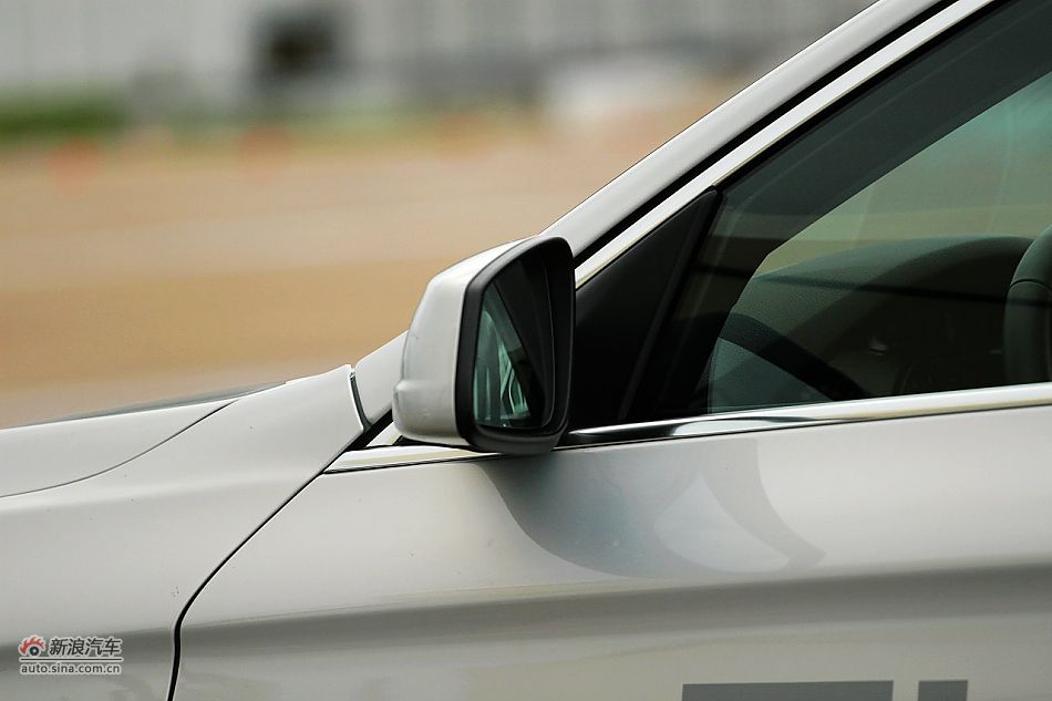 2011款宝马535Li行政型外观图片