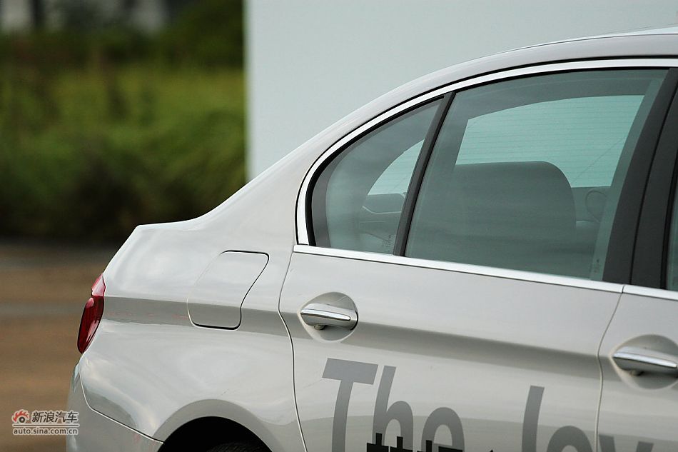 2011款宝马535Li行政型外观图片