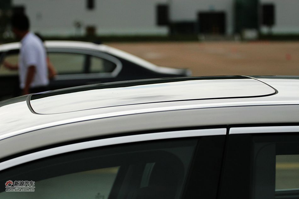 2011款宝马535Li行政型外观图片