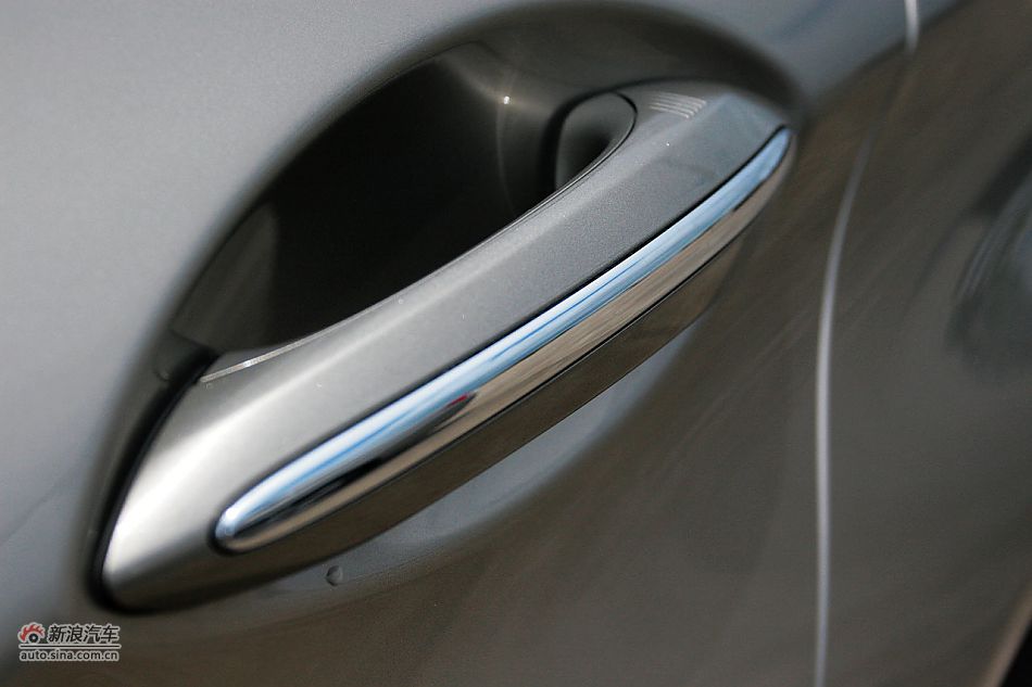 2011款宝马528Li豪华型外观图片