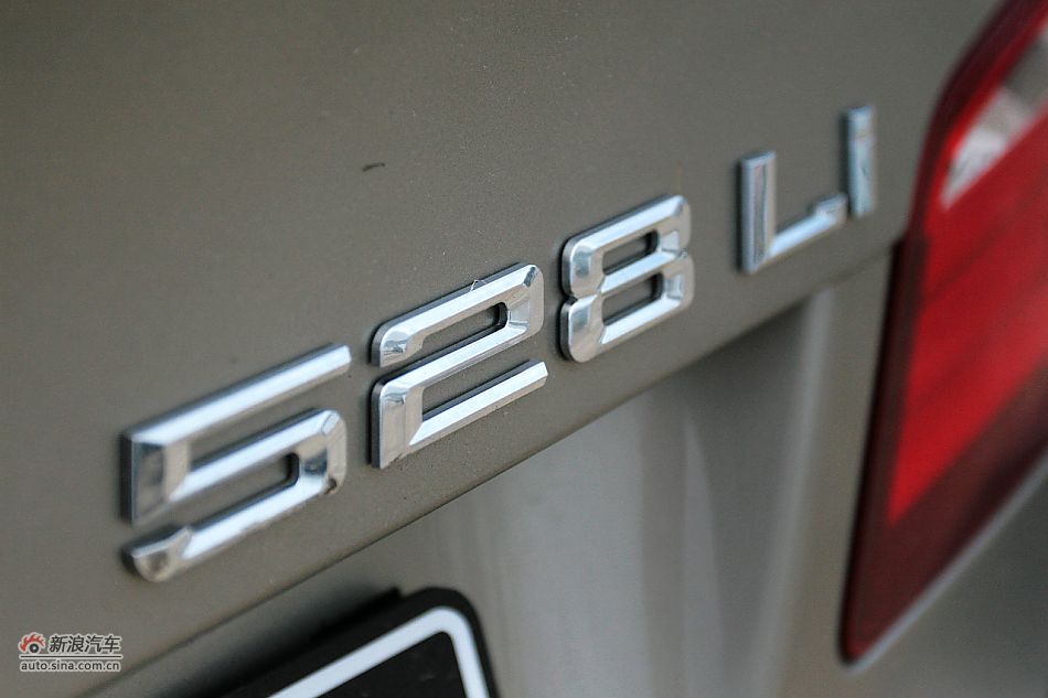 2011款宝马528Li豪华型外观图片