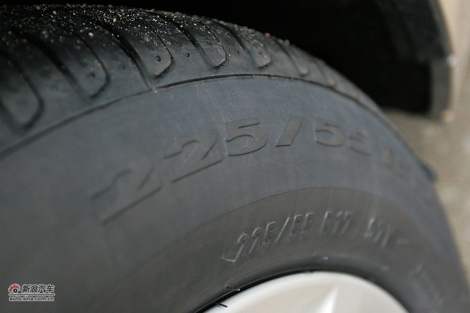 2011款宝马528Li豪华型外观图片