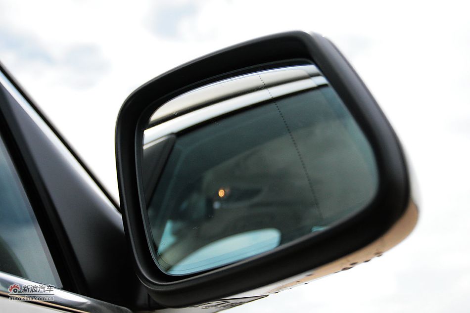 2011款宝马528Li豪华型外观图片