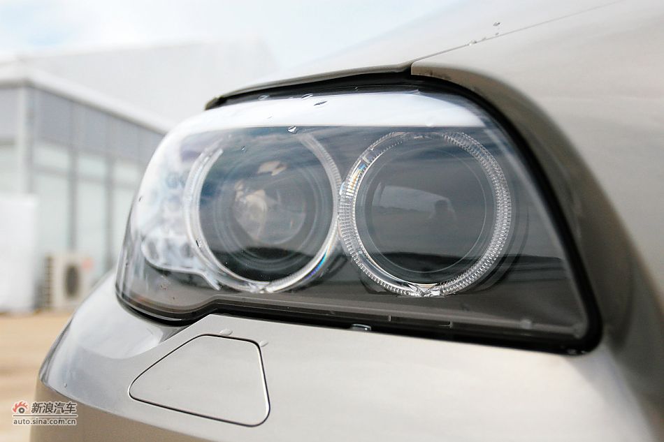 2011款宝马528Li豪华型外观图片