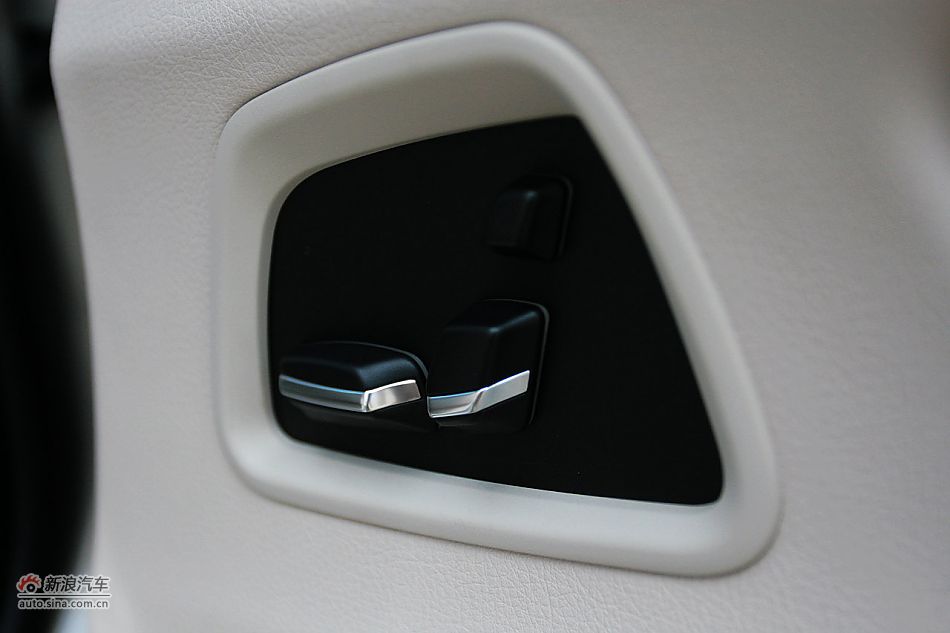 2011款宝马528Li豪华型外观图片