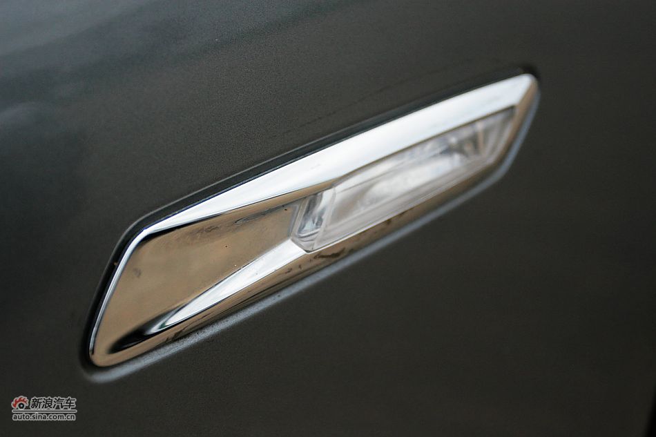 2011款宝马528Li豪华型外观图片