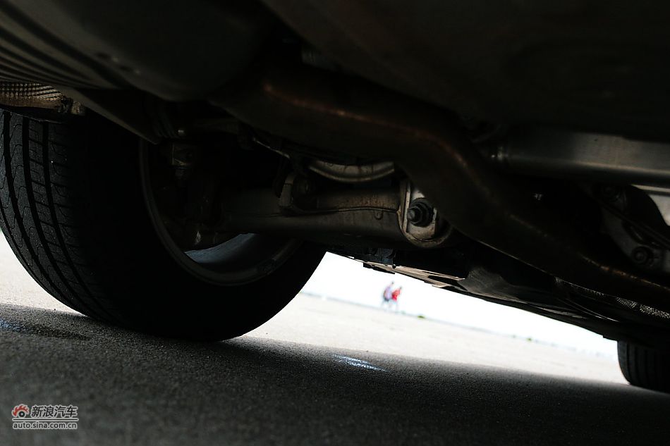 2011款宝马535Li行政型外观图片