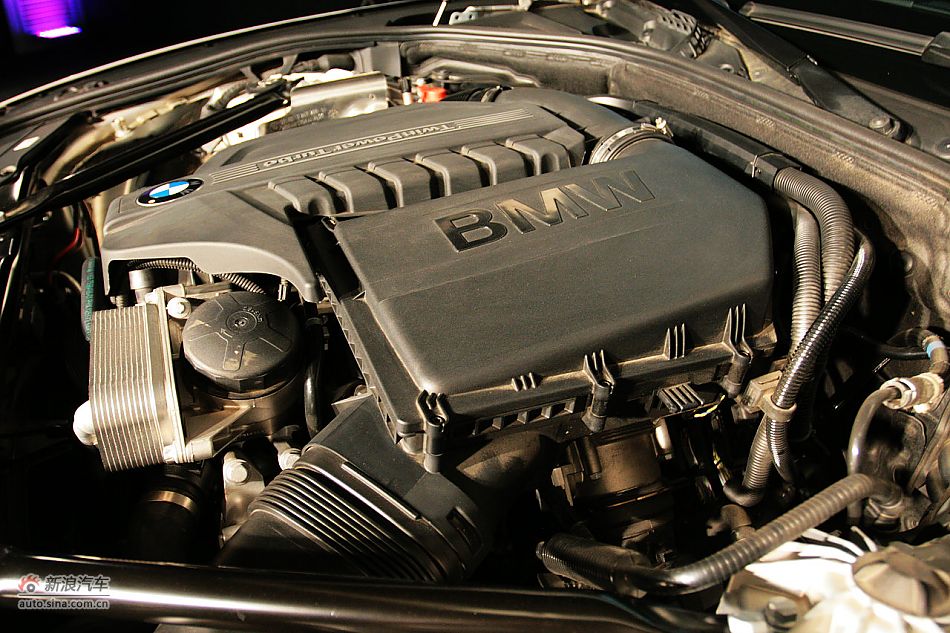 2011款宝马535Li行政型引擎图片