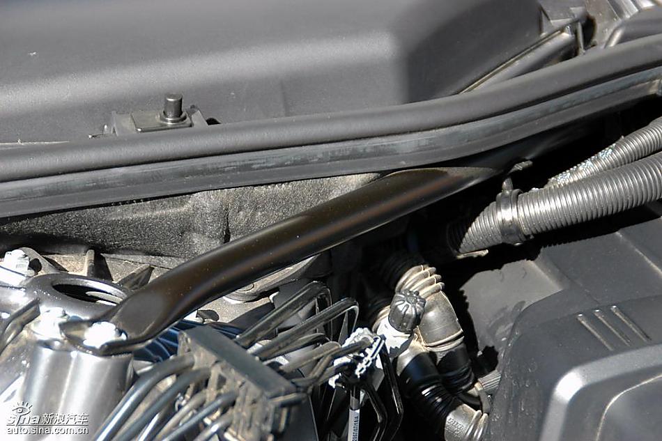 宝马新530Li平衡杆