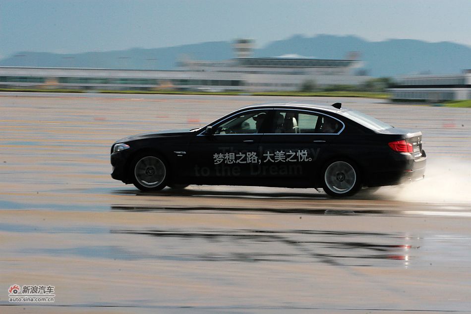 2011款宝马535Li行政型外观图片