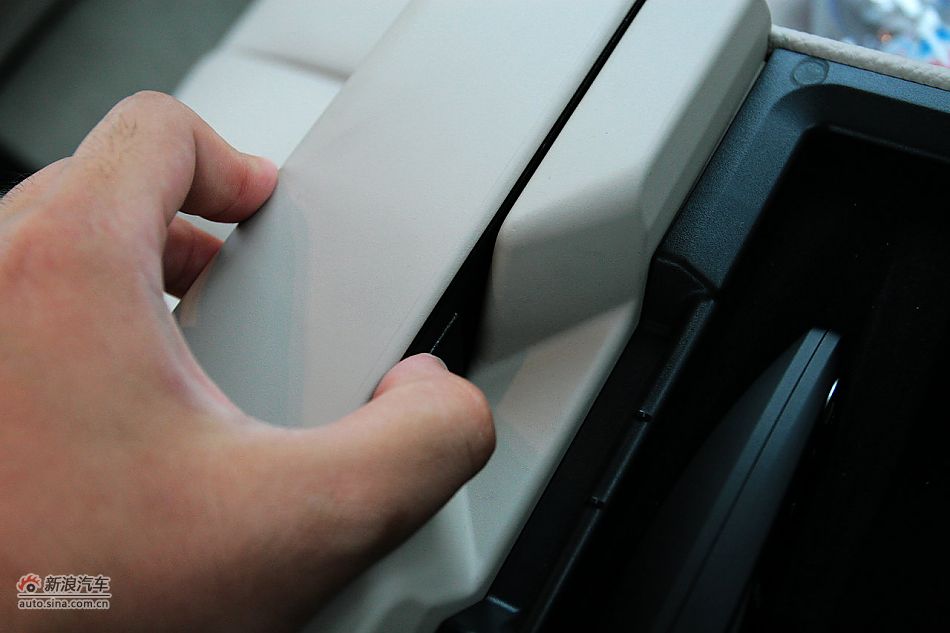 2011款宝马528Li豪华型内饰图片