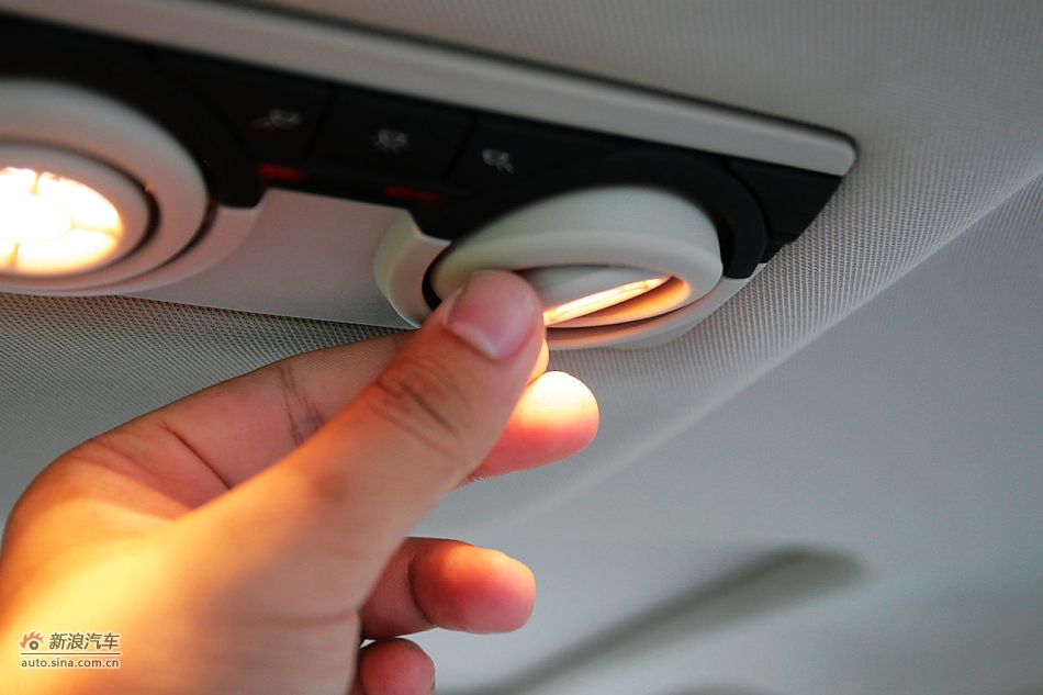 2011款宝马528Li豪华型内饰图片