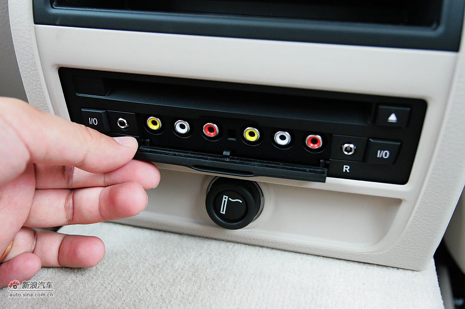 2011款宝马528Li豪华型内饰图片