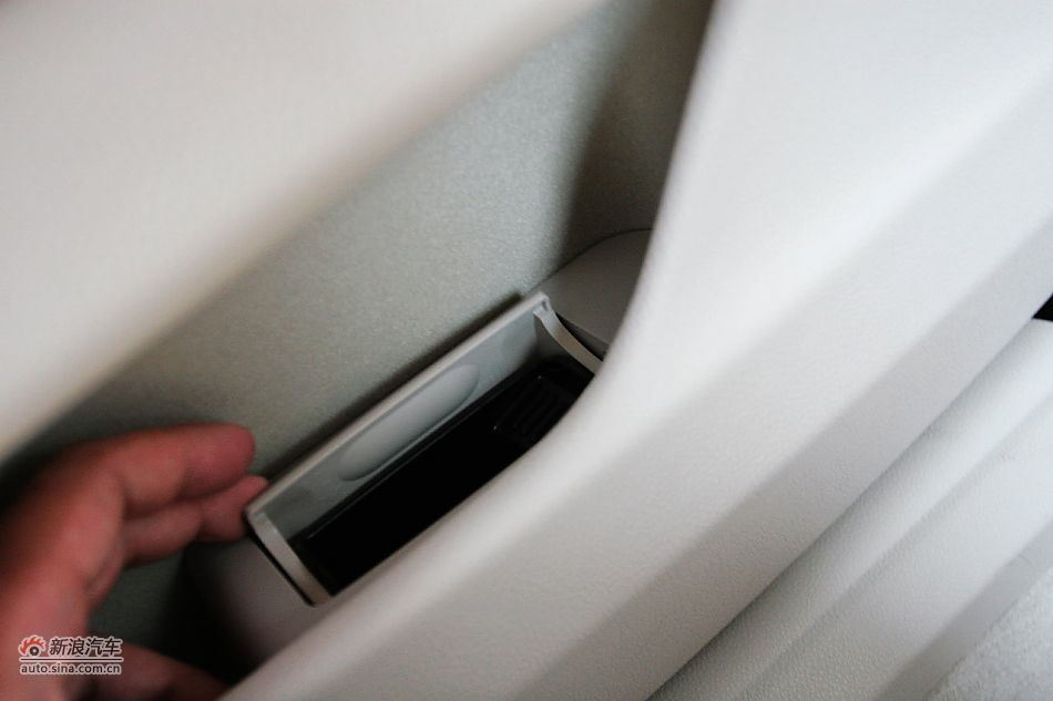 2011款宝马528Li豪华型内饰图片