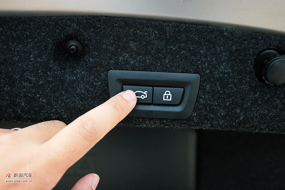 2011款宝马528Li豪华型内饰图片