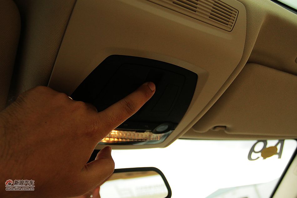 2011款宝马528Li豪华型内饰图片