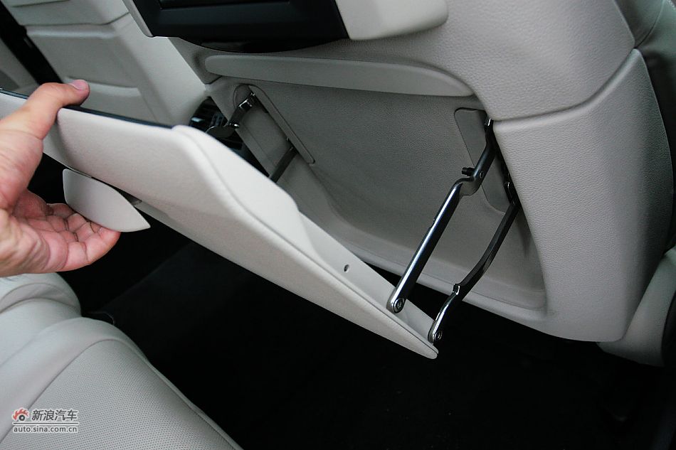 2011款宝马535Li行政型内饰图片