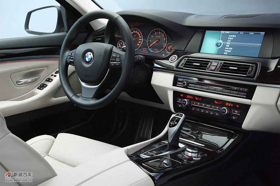 2011款宝马535Li中控台