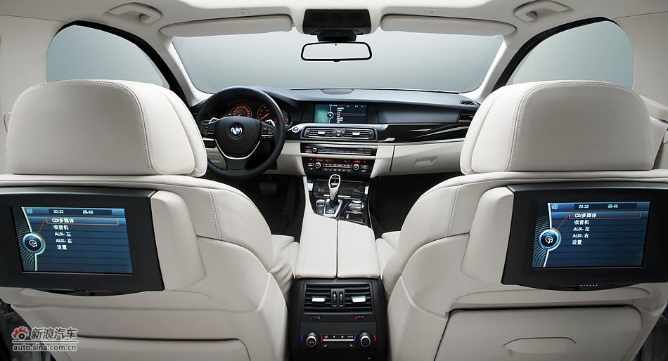 2011款宝马535Li内饰全景