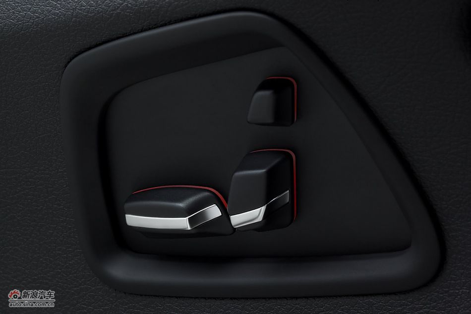 2011款宝马535Li前排座椅调节